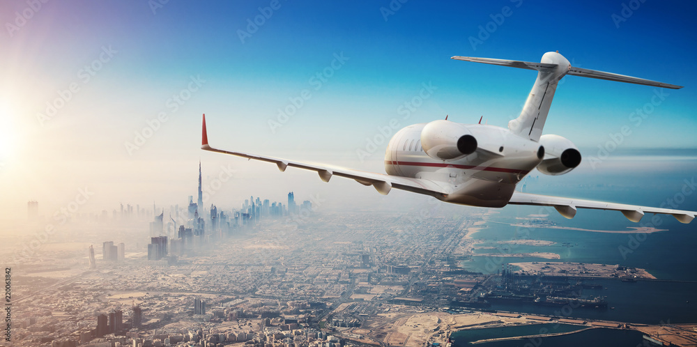 阿联酋迪拜上空的豪华私人喷气式客机。