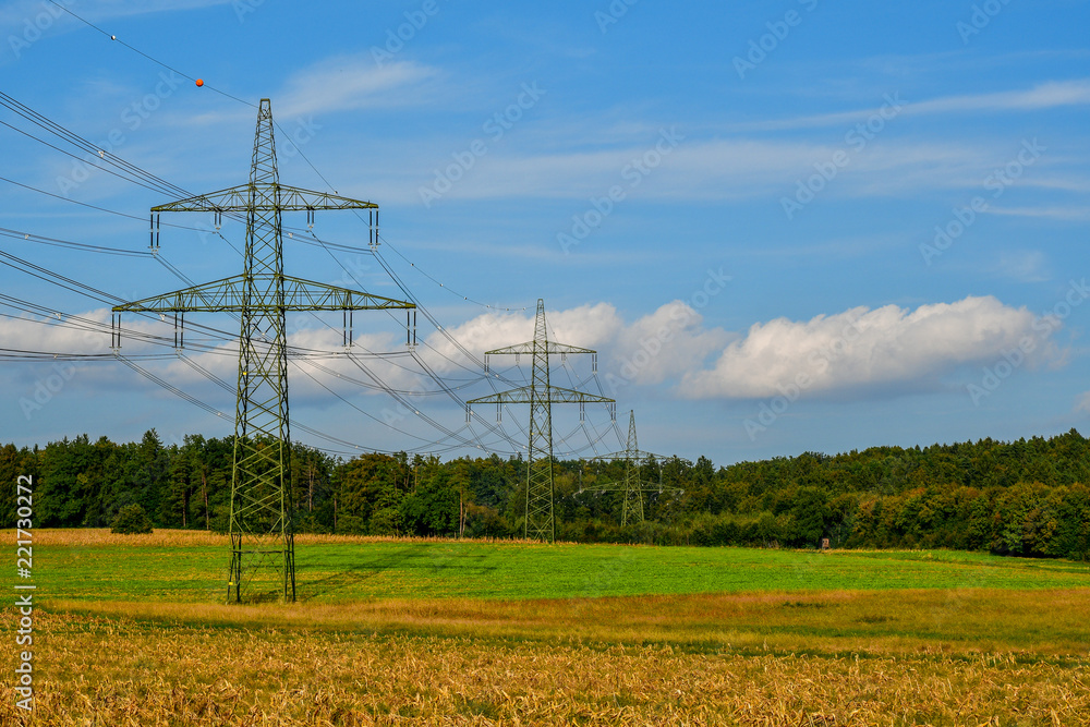 陆地上380 kV的Hochspannungsleitung