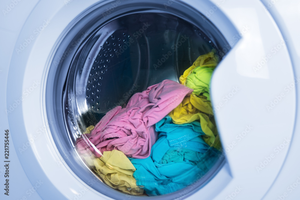洗衣机清洗彩布的过程