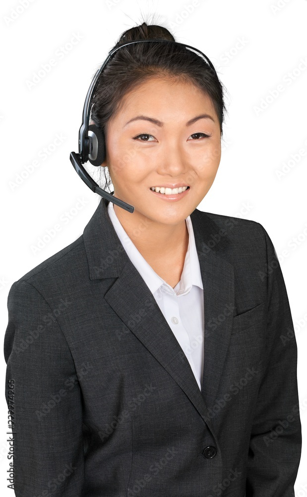 白人隔离的亚洲女性呼叫中心接线员