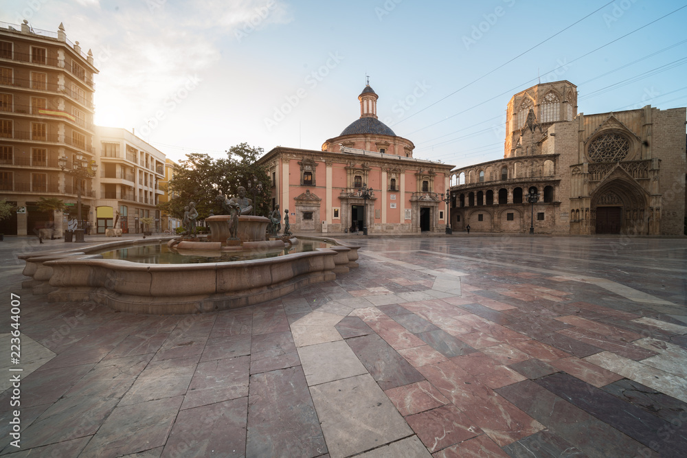 圣母玛利亚广场，瓦伦西亚大教堂，圣母玛利亚大教堂，早晨V号