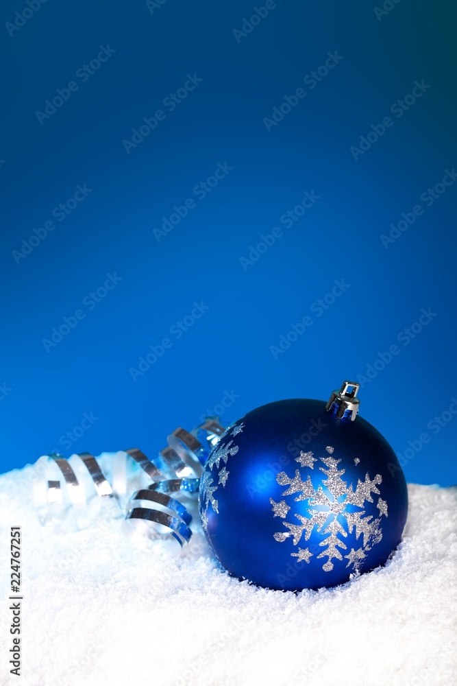 蓝底假雪的蓝色圣诞包