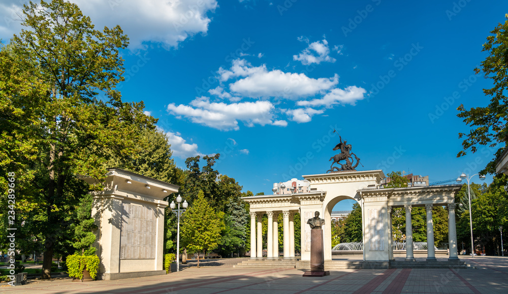 Monument of Georgy Zhukov and the memorial arch Kuban is proud of them. Krasnodar, Russia