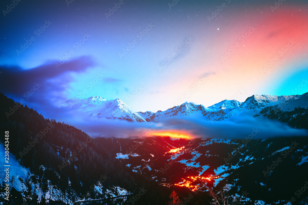 瑞士阿尔卑斯山雪峰夜景