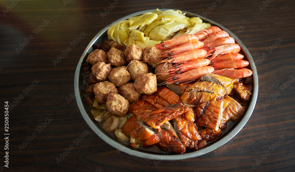 中国新年传统美食，鸡、鸭、鱼、浴霸、萝卜大餐，