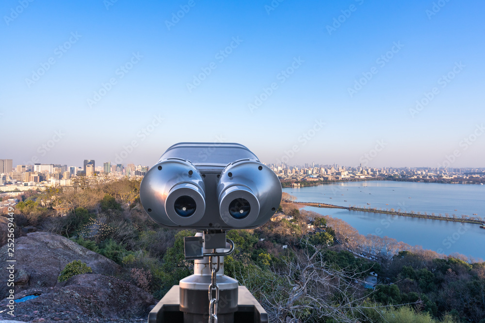 投币式双筒望远镜