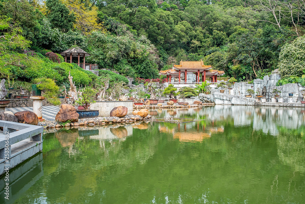 The ancient architectural garden courtyard of the bonsai garden of Shenzhen Xianhu Botanical Garden