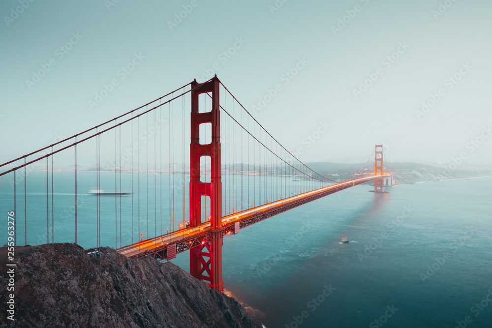 美国加利福尼亚州旧金山市黄昏金门大桥