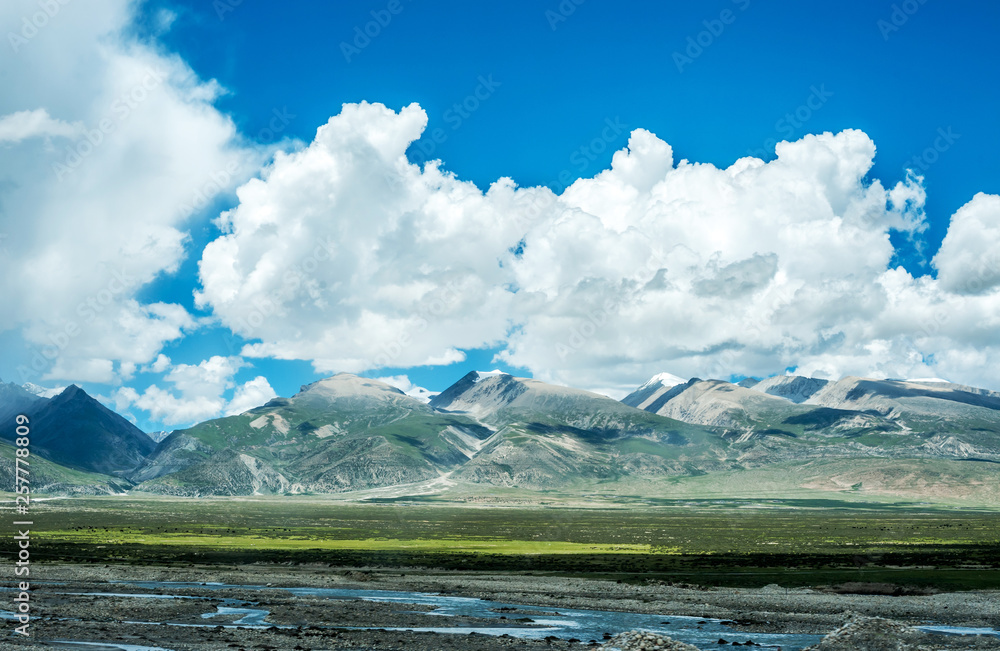 Landscape along Qinghai-Tibet Railway
