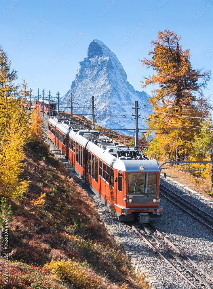 瑞士采尔马特马特宏山旅游列车
