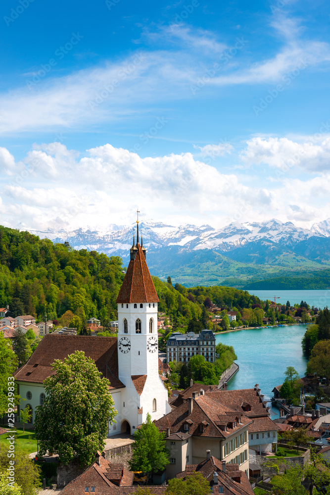 瑞士伯尔尼州历史名城图恩的景观。
