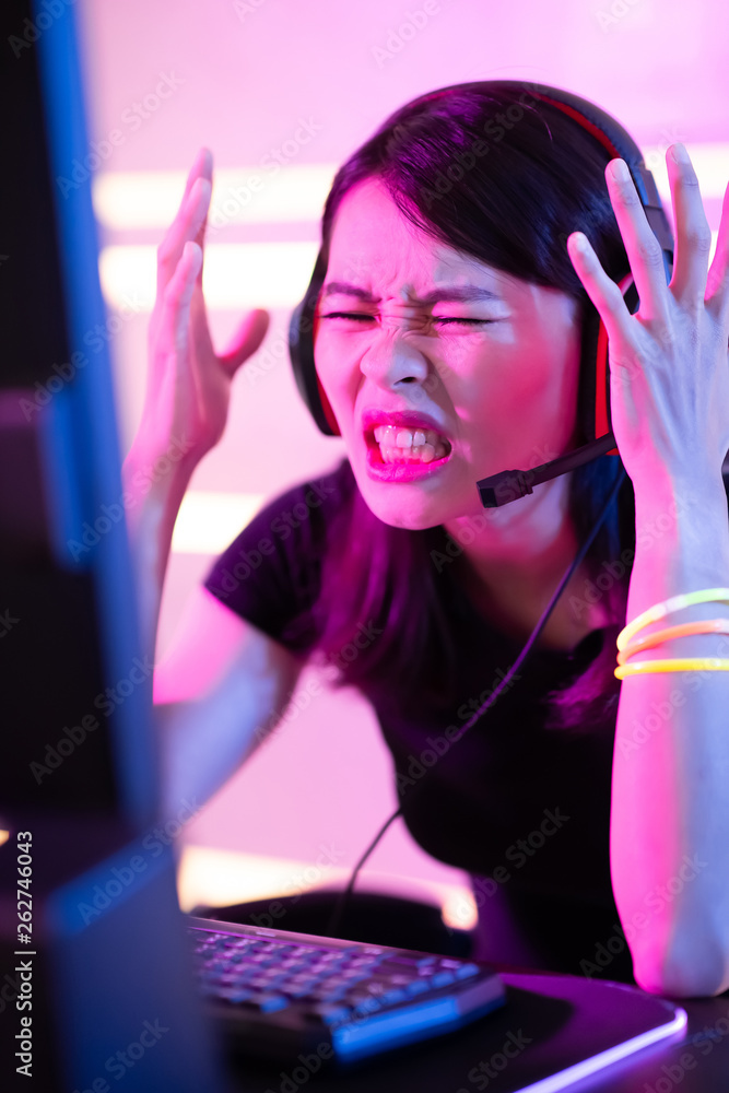 esport gamer girl feel angry