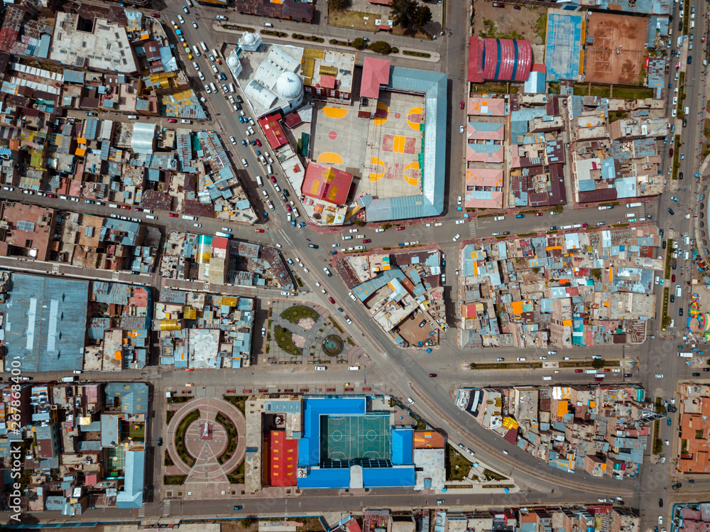 秘鲁普诺市的鸟瞰图
