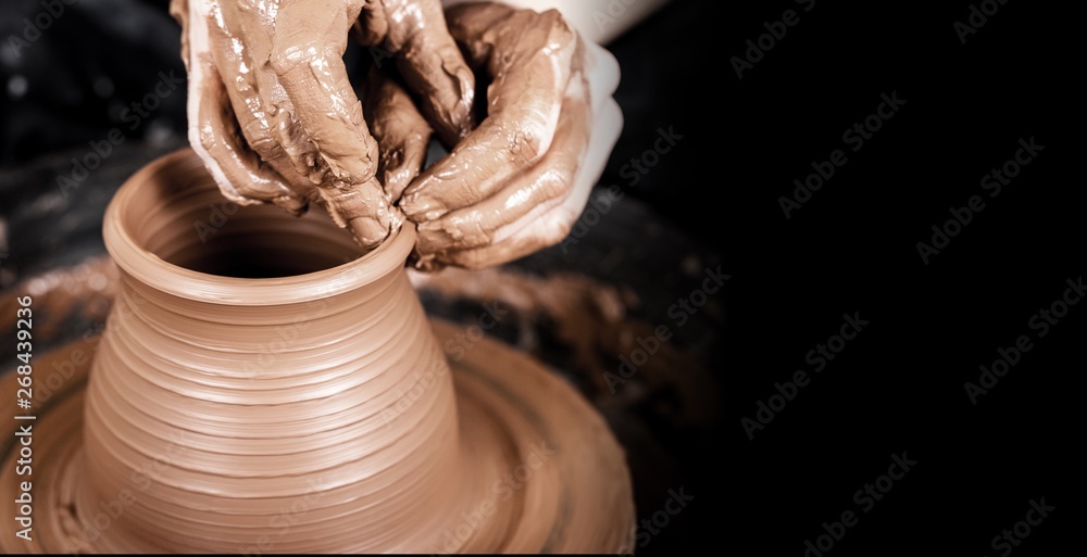 陶工之手制作粘土壶