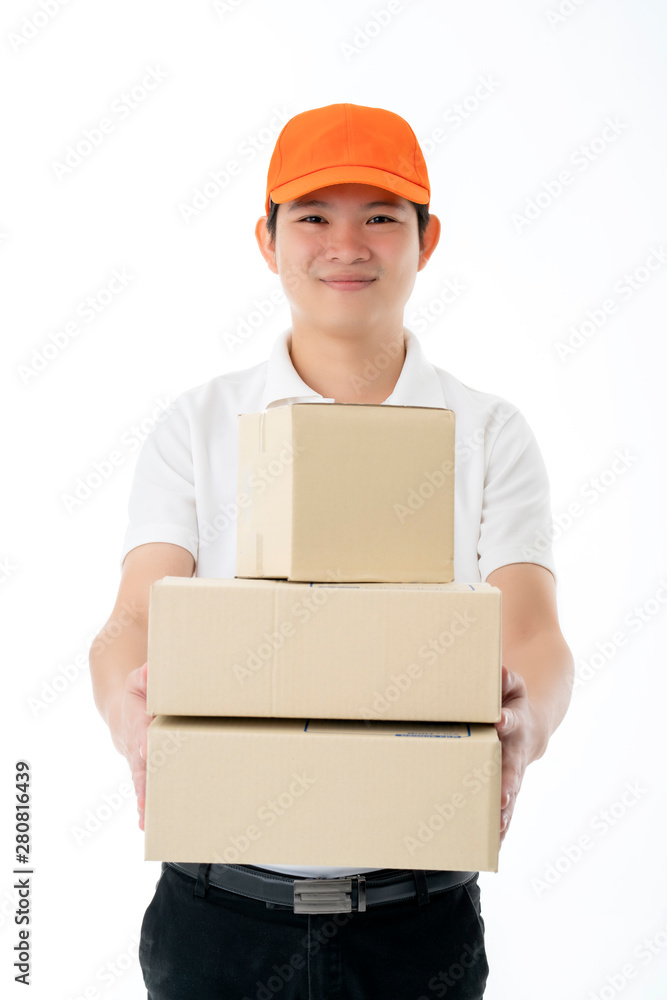 智能亚洲信使送货员手持产品盒人像半身隔离白色backgro