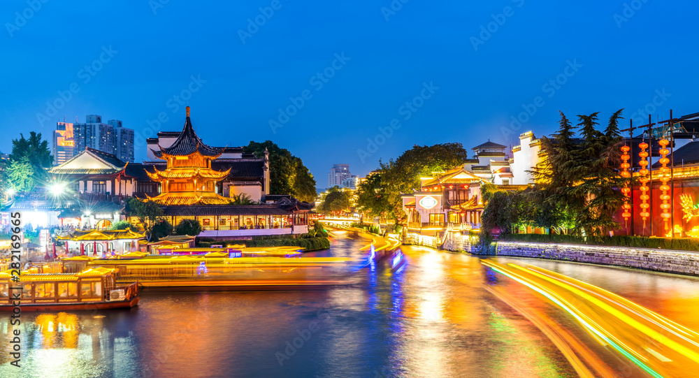 南京老建筑河夜景