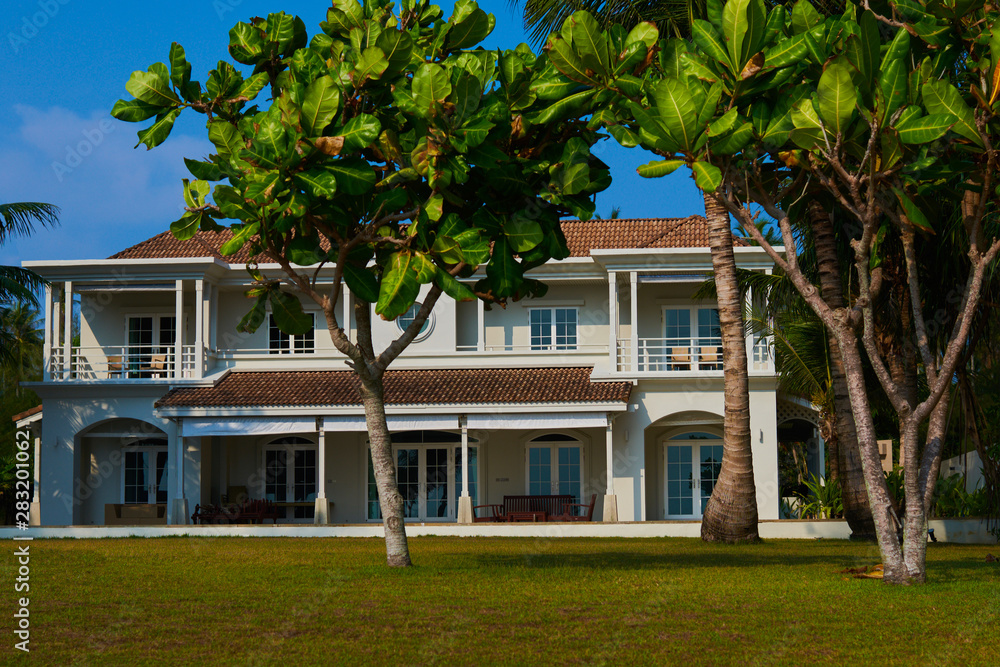 巴厘岛的豪华别墅。巴厘岛豪华度假胜地的美丽别墅，带自己的庭院。