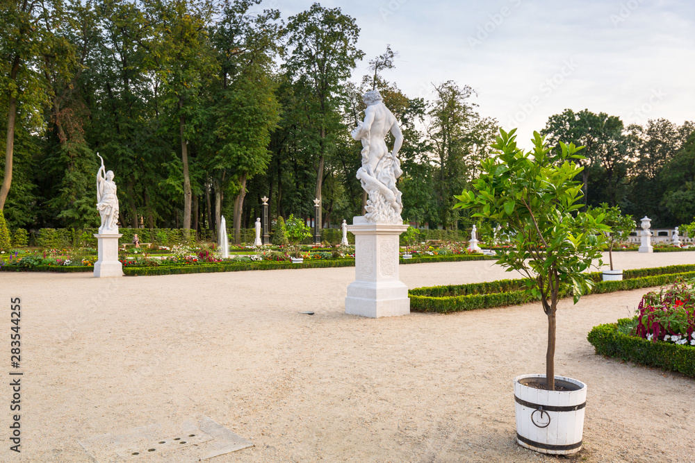 波兰比亚韦斯托克布拉尼基宫的美丽花园