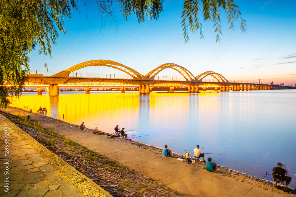 哈尔滨城市景观。哈尔滨松花江铁路大桥。位于中国黑龙江省哈尔滨市。