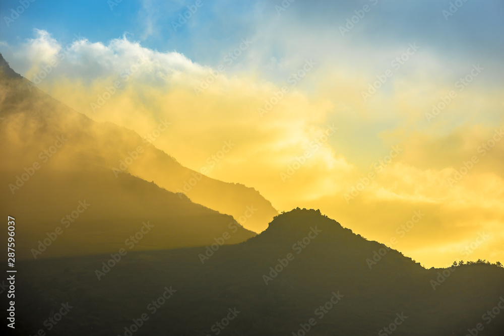 日出-黎明-日落-黄昏-山坡梯田-美丽的萨帕越南亚洲风光