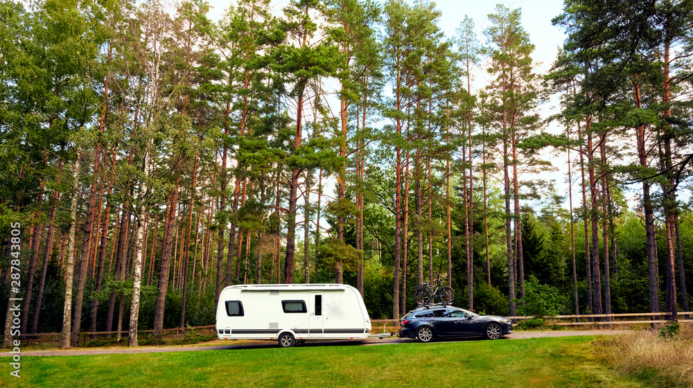 Camping Urlaub in Schweden mit dem Wohnwagen und Fahrrädern
