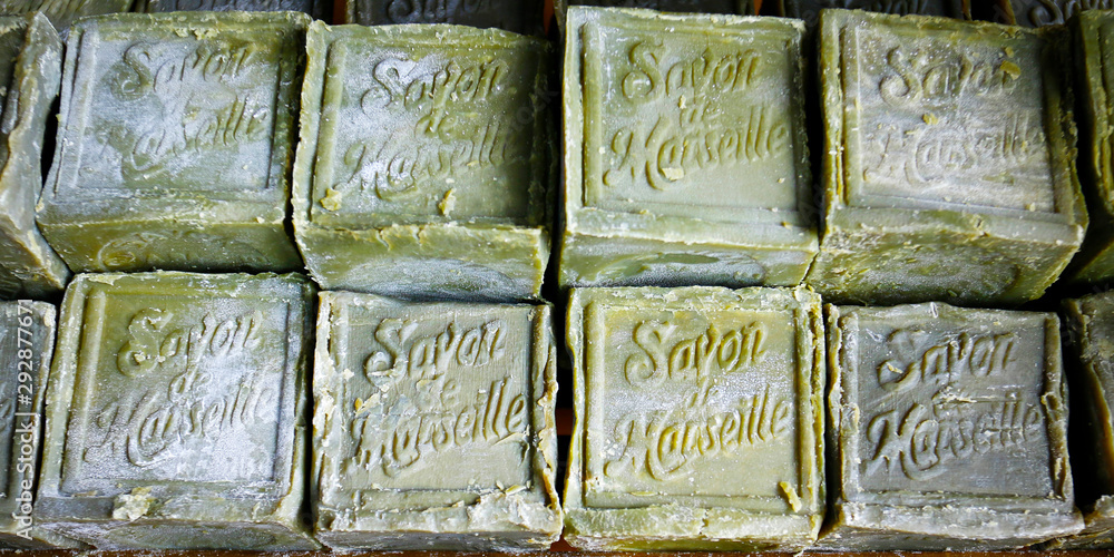 带文本马赛肥皂的传统法国马赛肥皂