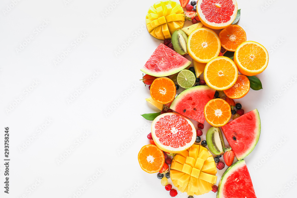 白底甜熟水果和浆果