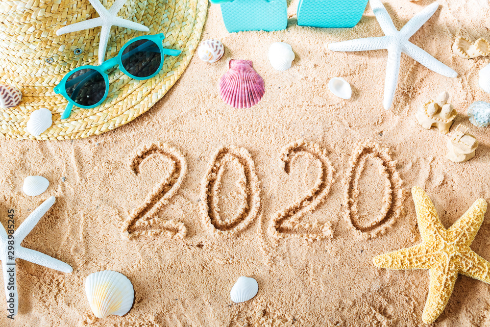 2020沙滩上的文字与海滩配饰