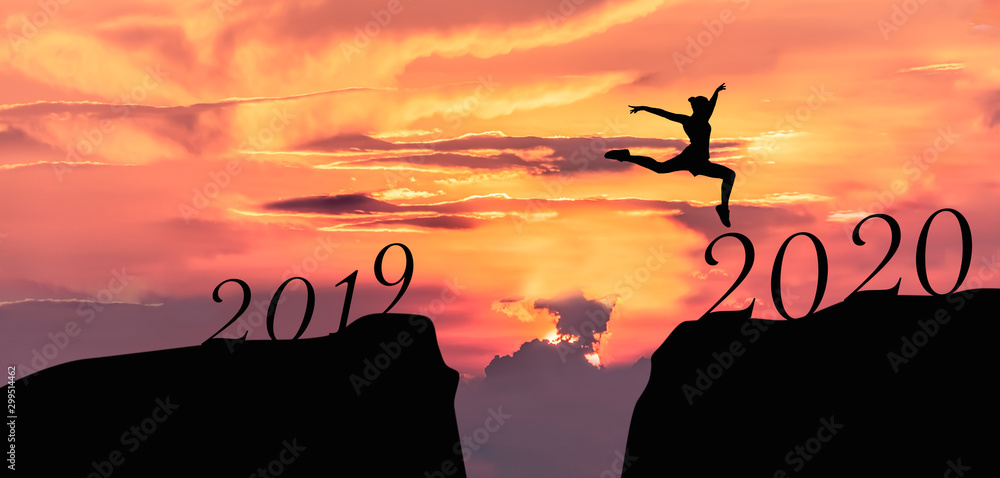 2020年新年快乐，2020年与商界人士在山上的信件剪影跨越鸿沟