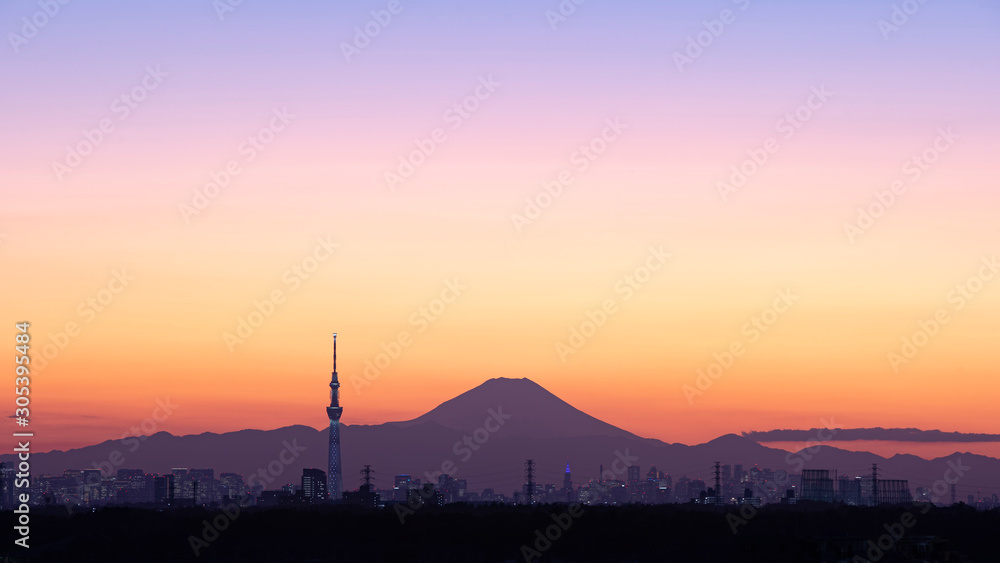 東京の夕景（スカイツリー・富士山）