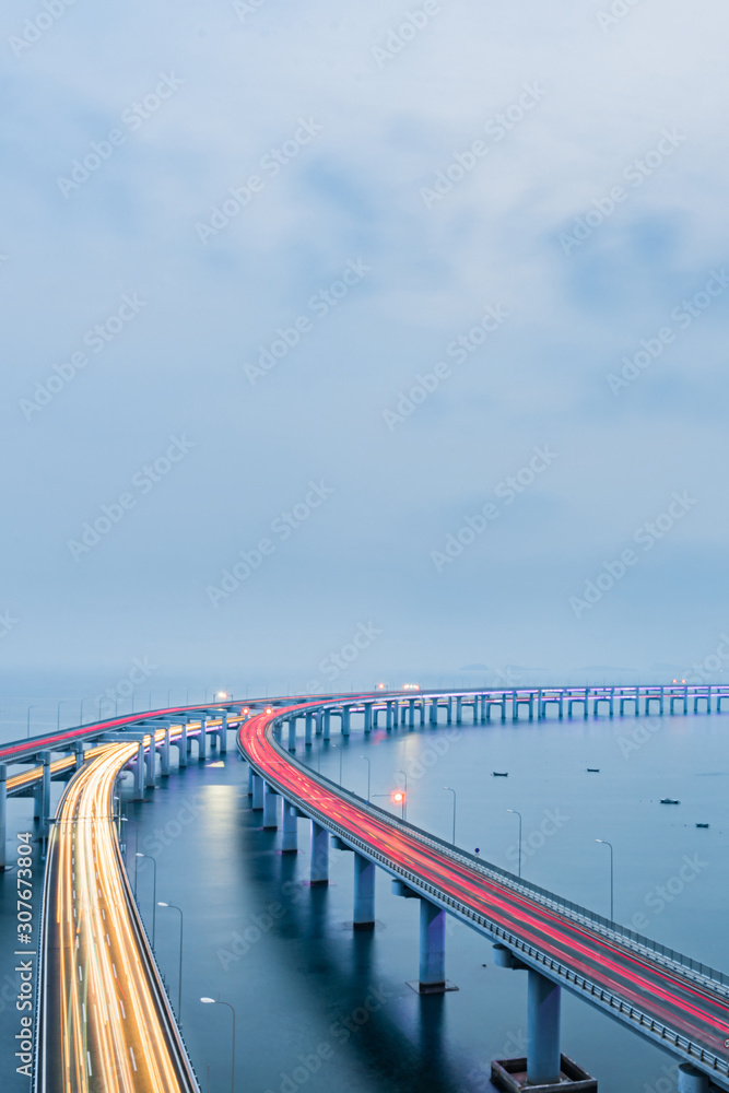 中国辽宁省大连市大连跨海大桥夜景