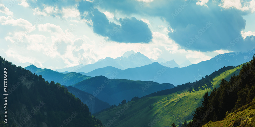 格鲁吉亚高加索山脉美丽山脉全景