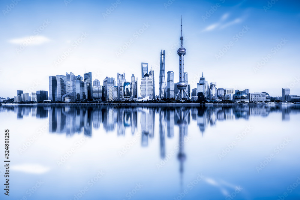 上海陆家嘴城市建筑景观天际线全景。
