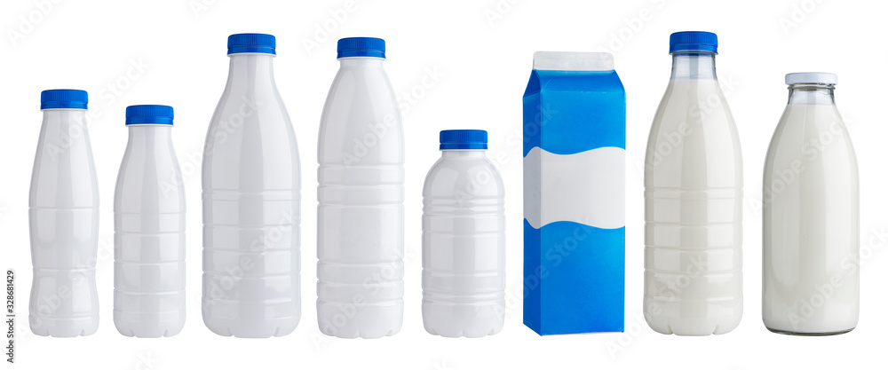 乳制品包装，白色背景隔离的牛奶塑料瓶和玻璃瓶