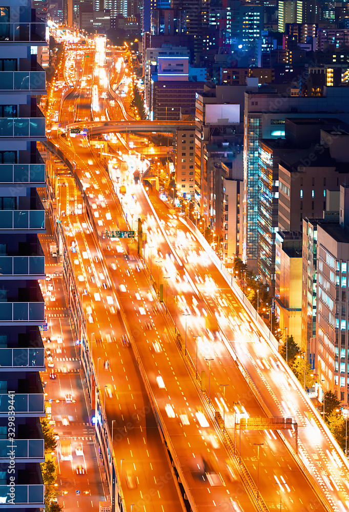 日本大阪一条大型高速公路鸟瞰图