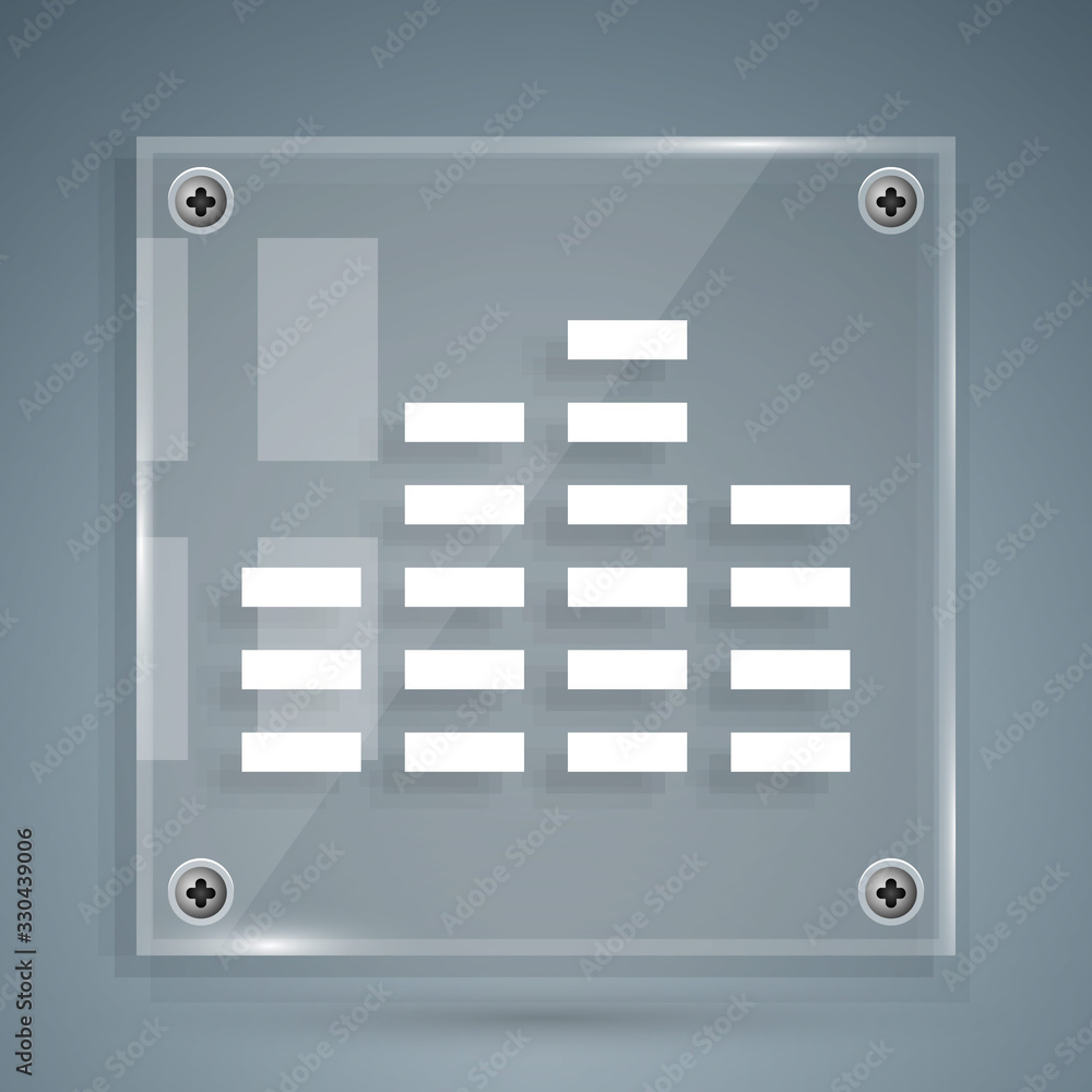 白色音乐均衡器图标隔离在灰色背景上。声波。音频数字均衡器技术