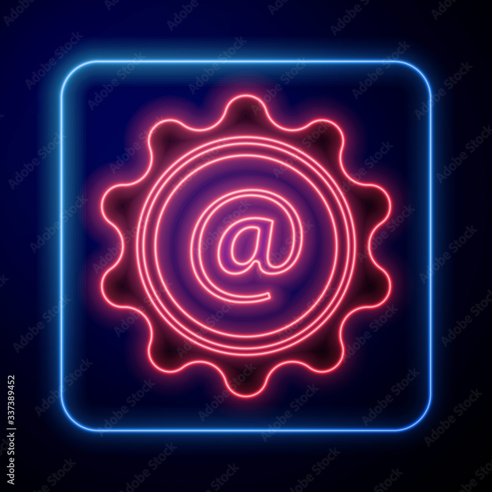 蓝色背景上隔离的发光霓虹灯邮件和电子邮件图标。信封符号电子邮件。电子邮件信息