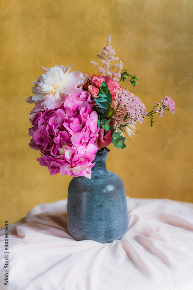 粉红Hortensia花束