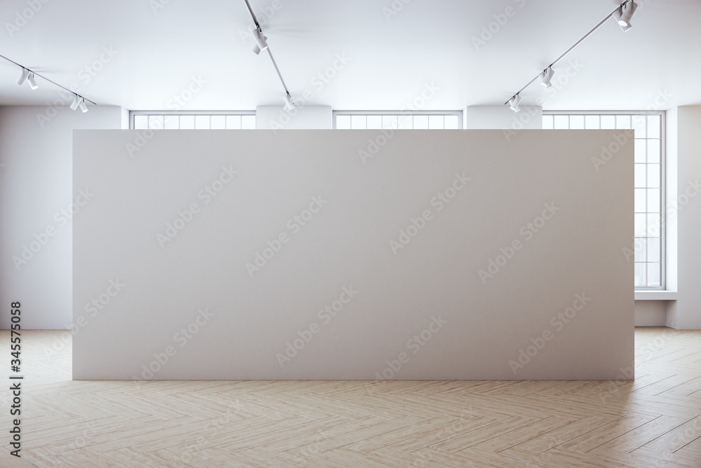 现代混凝土走廊内部，混凝土空白墙