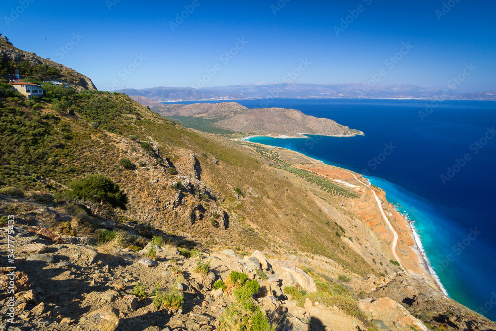 希腊克里特岛美丽的海岸线和蓝色泻湖