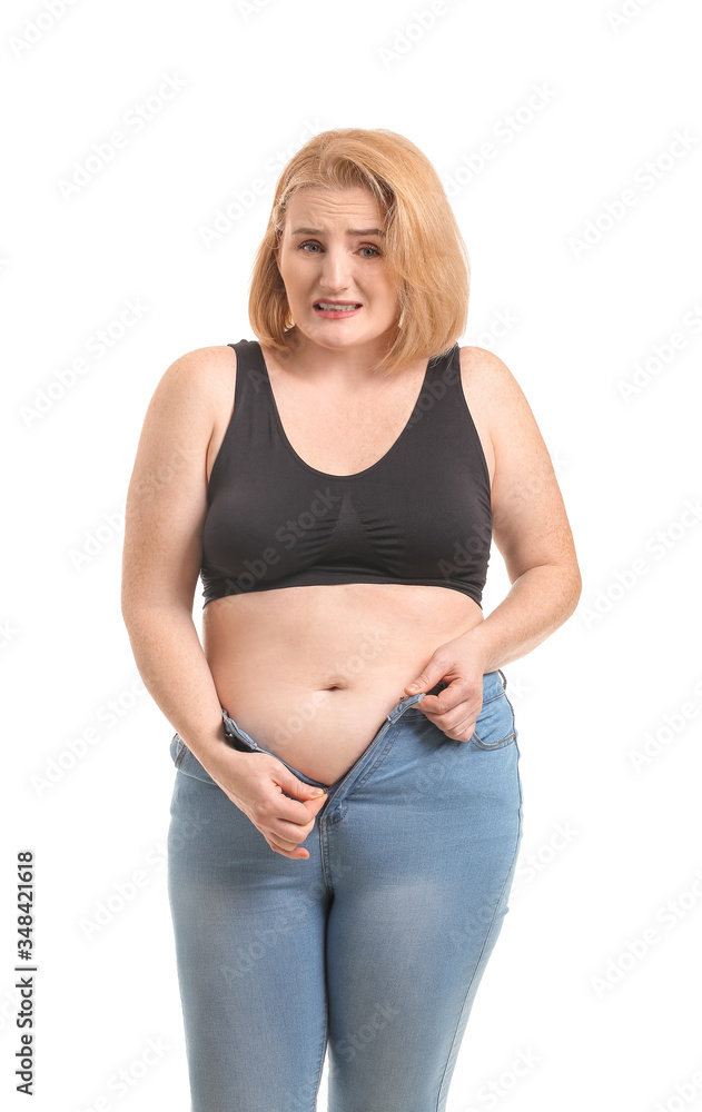 白人背景下的麻烦超重女性。减肥概念