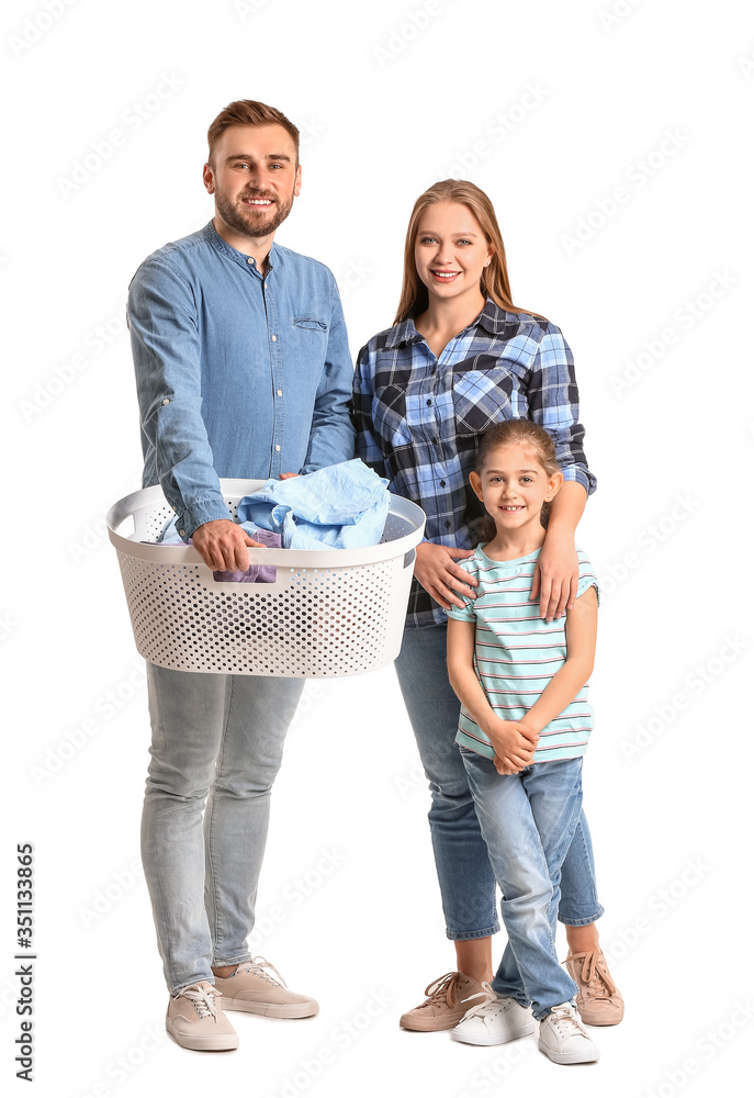 白色背景带洗衣房的家庭