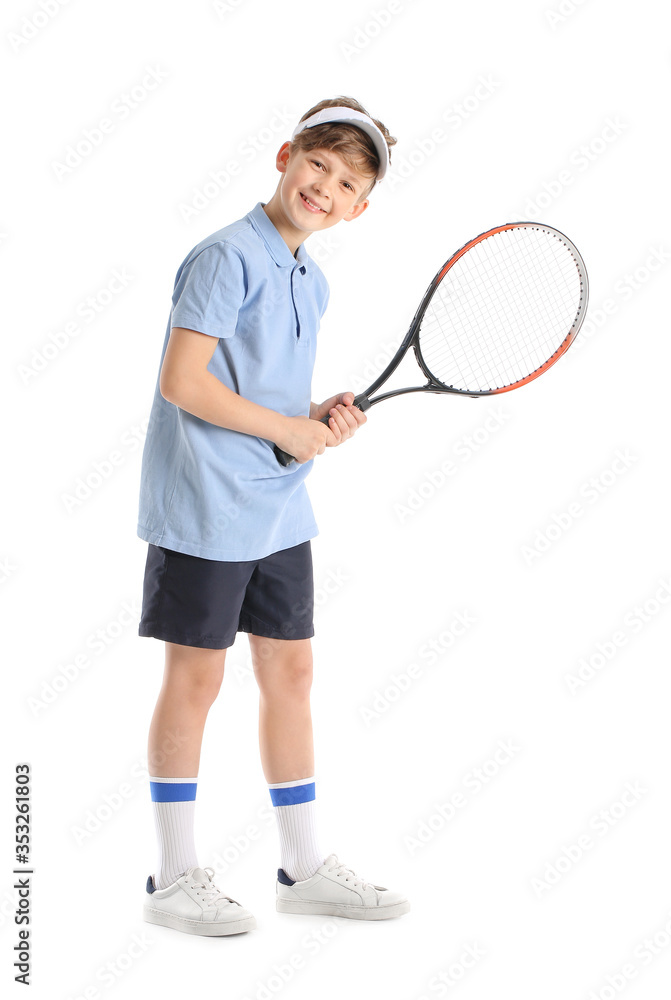 白底网球拍的可爱小男孩