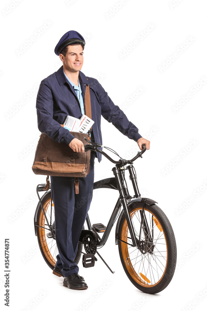 英俊的年轻邮递员，白底骑自行车