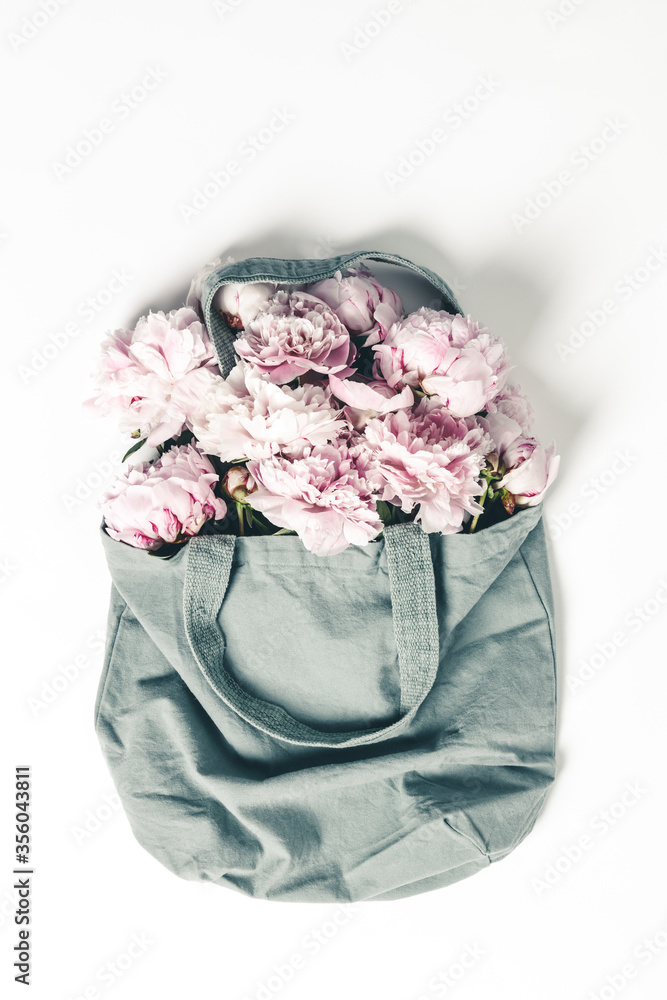 蓝色棉质环保手提包，白底牡丹花，平躺