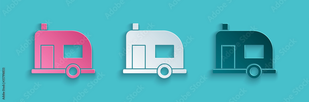 剪纸Rv露营拖车图标隔离在蓝色背景上。旅行移动房屋、房车、家庭摄像头