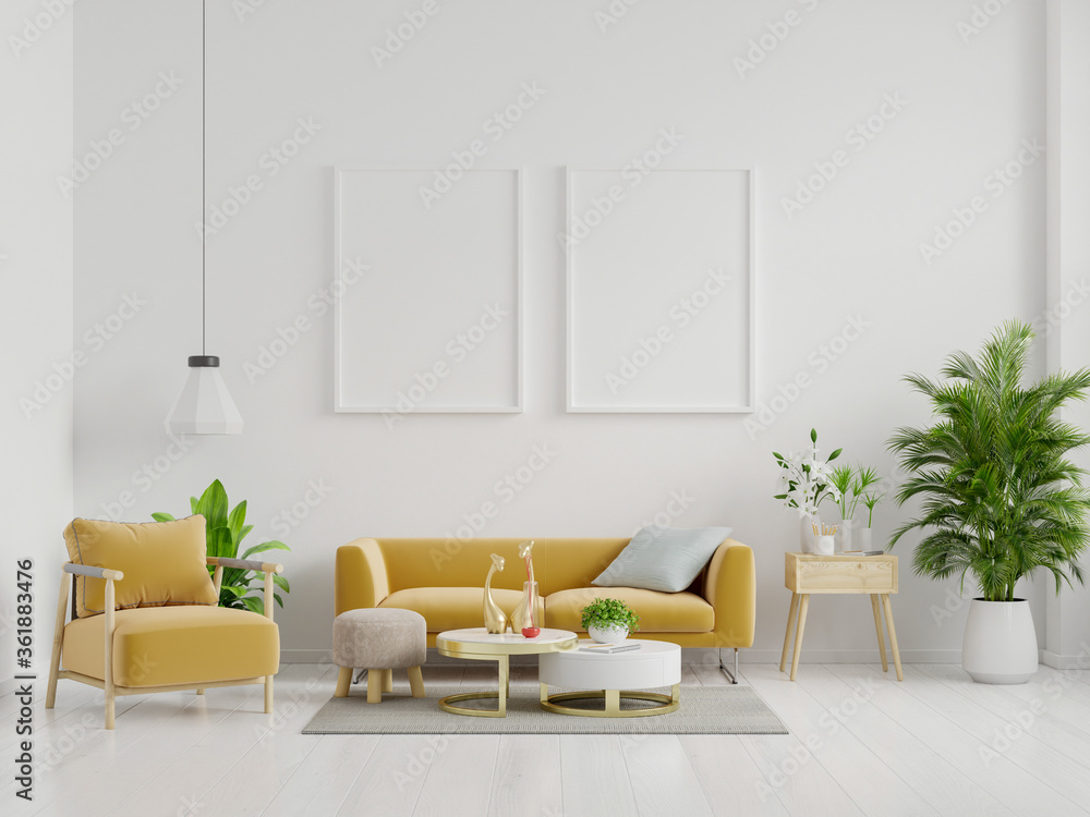 海报模型，垂直框架立在客厅内部的地板上，黄色沙发。