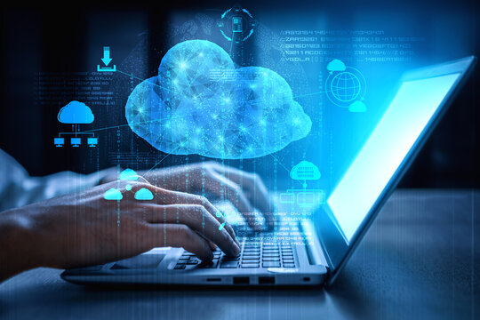 云计算技术和在线数据存储用于商业网络概念。电脑连接