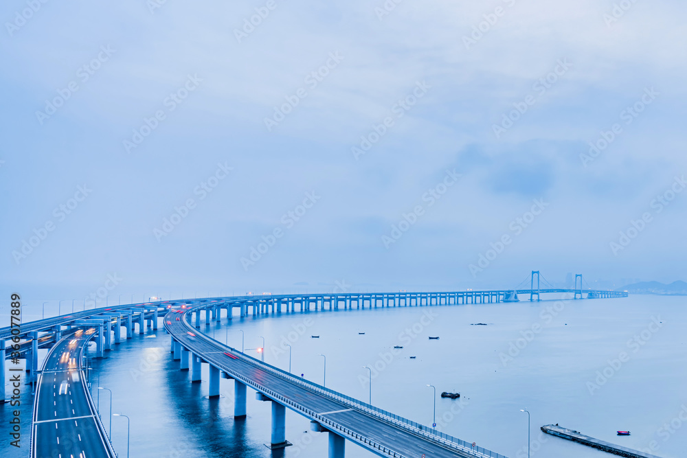 中国辽宁大连跨海大桥夜景