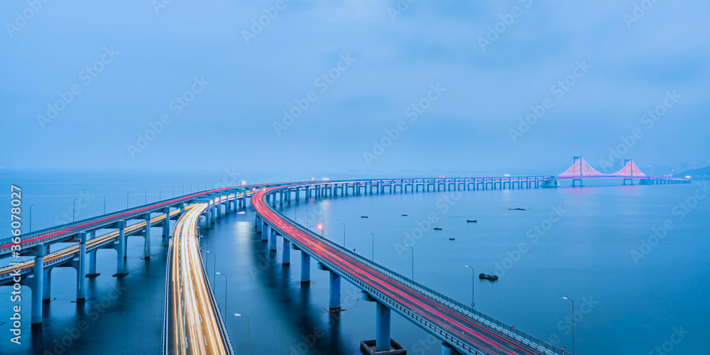 中国辽宁大连跨海大桥夜景